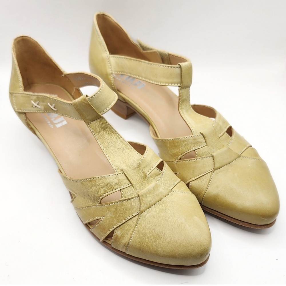 Fidji Shoes V096 velcro sandals low heel NWOB T-Strap - Picture 4 of 6